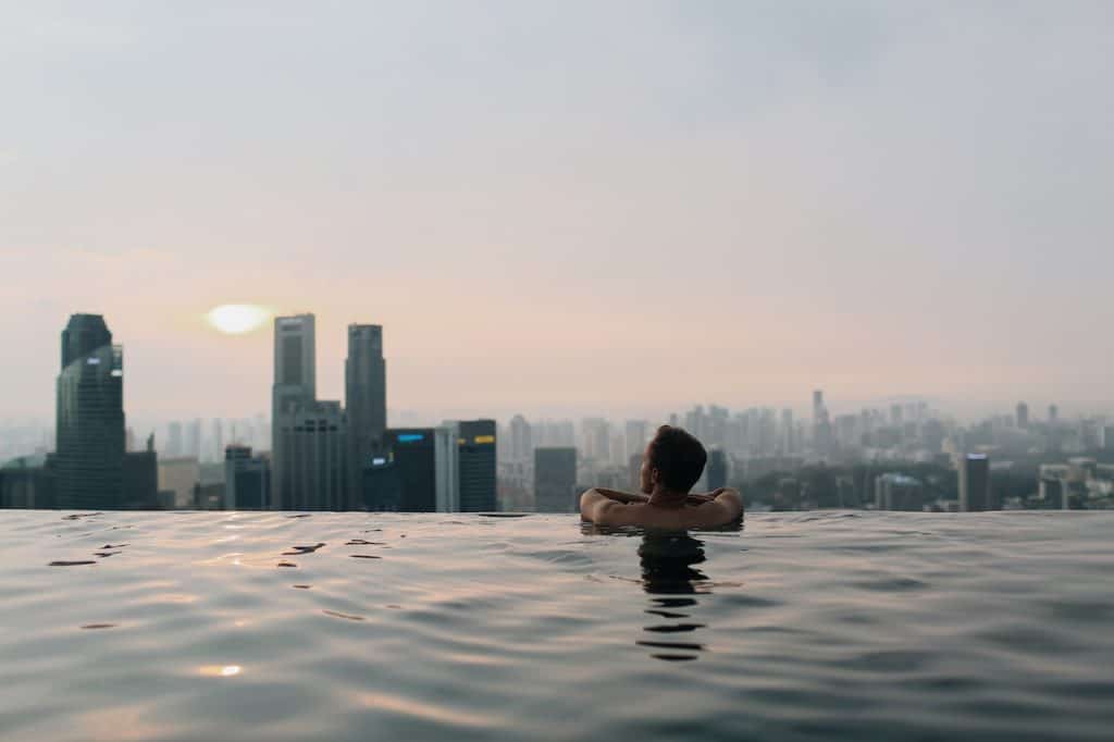 Infinity pool